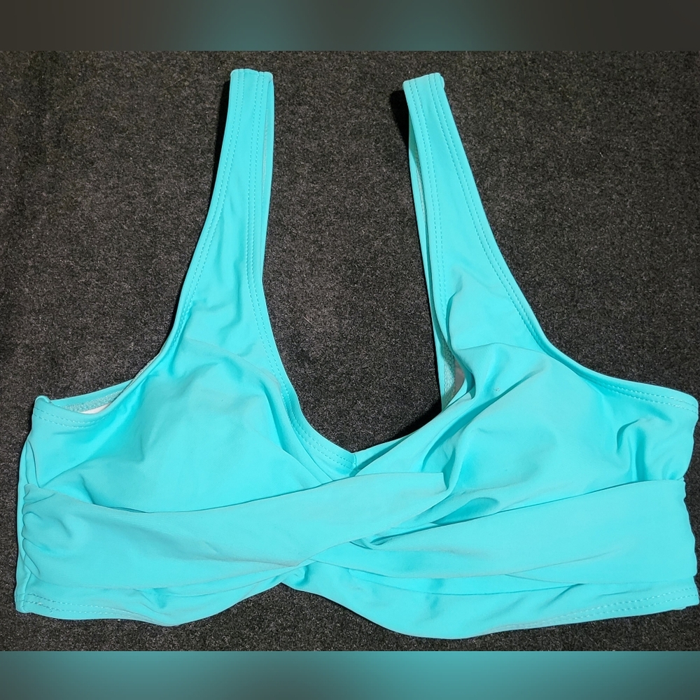Women's Turquoise Blue bikini top Size 6 Medium